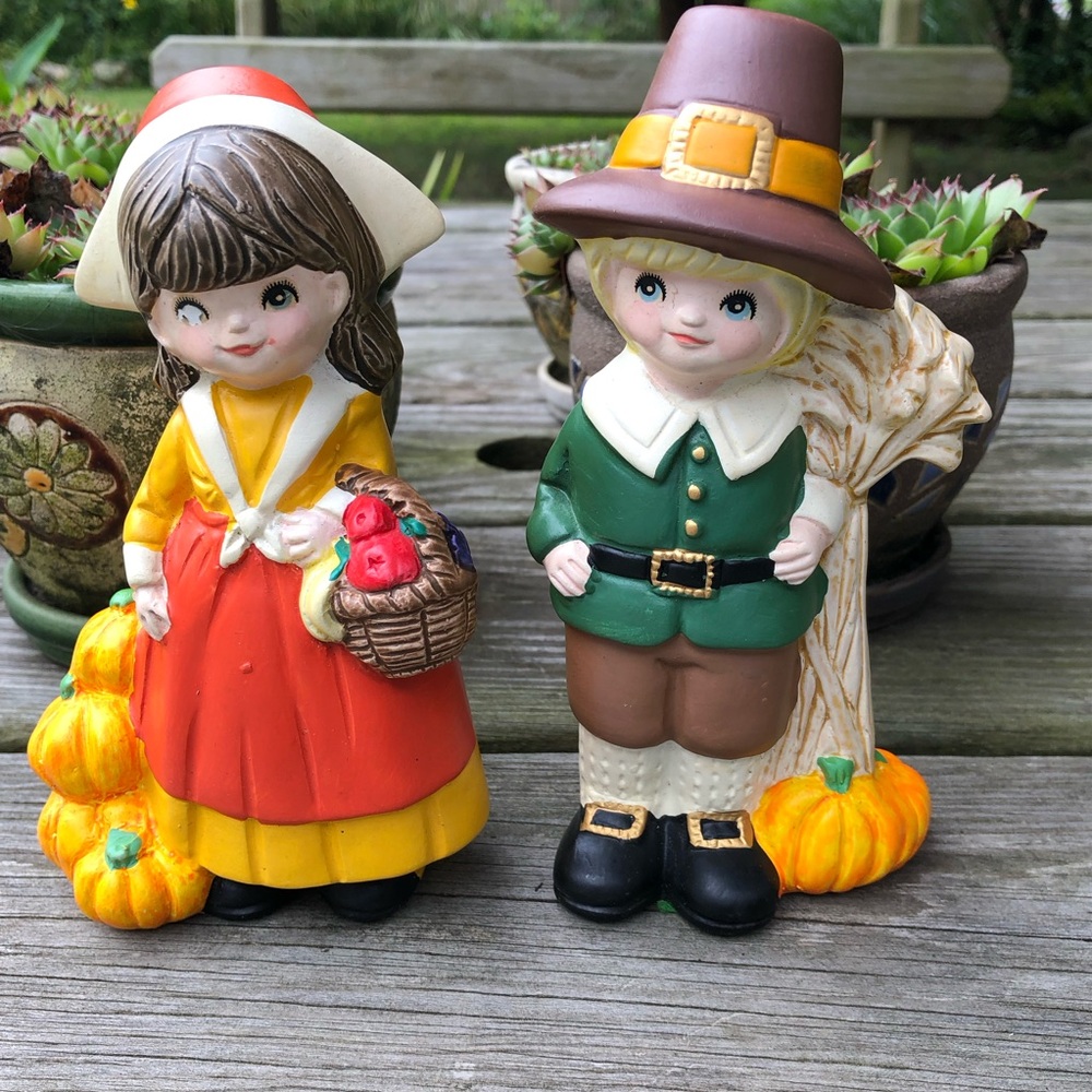 Vintage ceramic Pilgrims Figurines / Boy Girl / Thanksgiving / RB Japan Fall